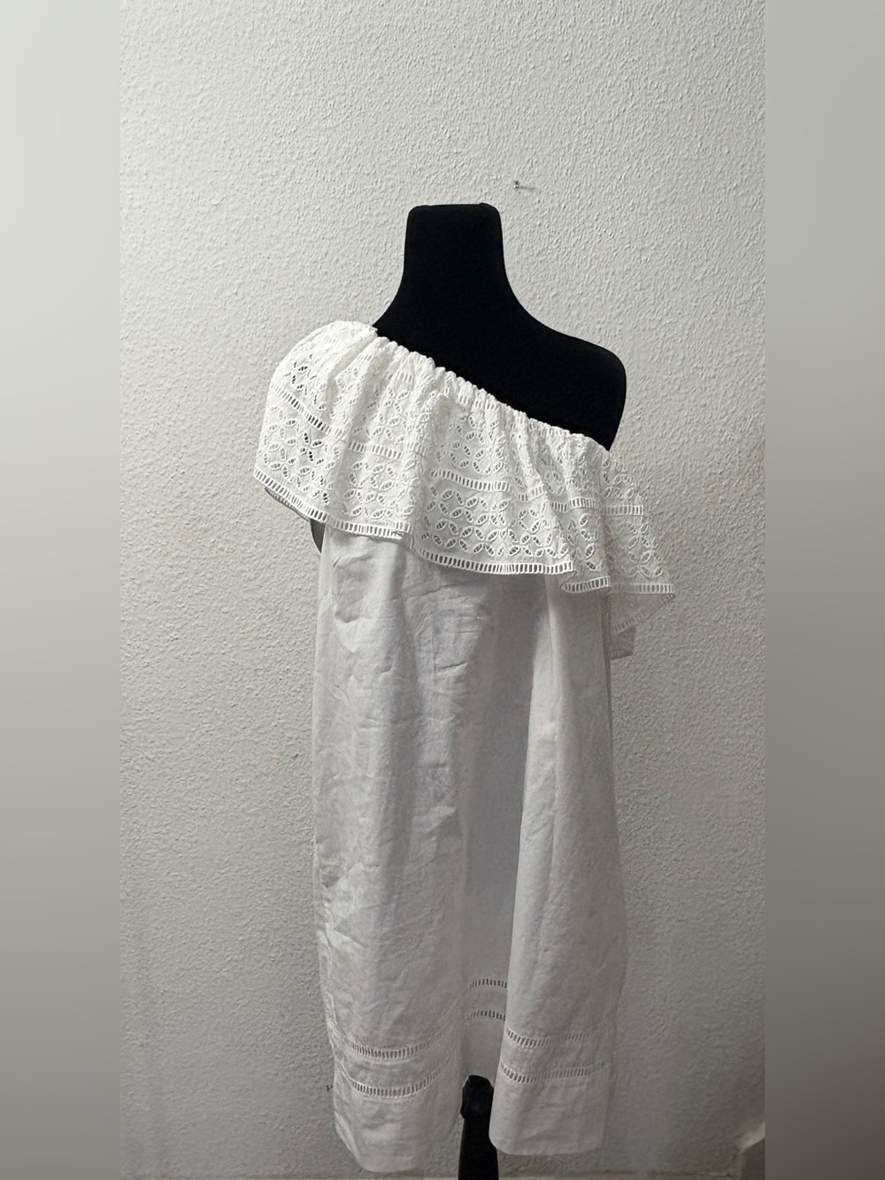 Abercrombie & Fitch White Lace Trim One-Shoulder Dress